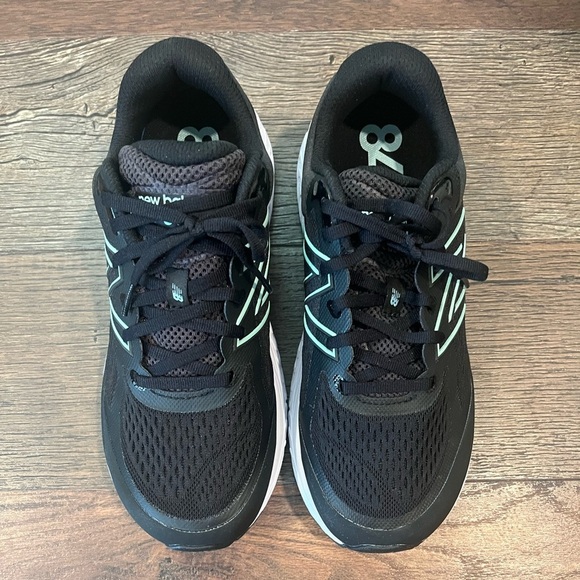 New Balance Women's 840 V5 Running Shoe; Size 9 - Picture 2 of 9